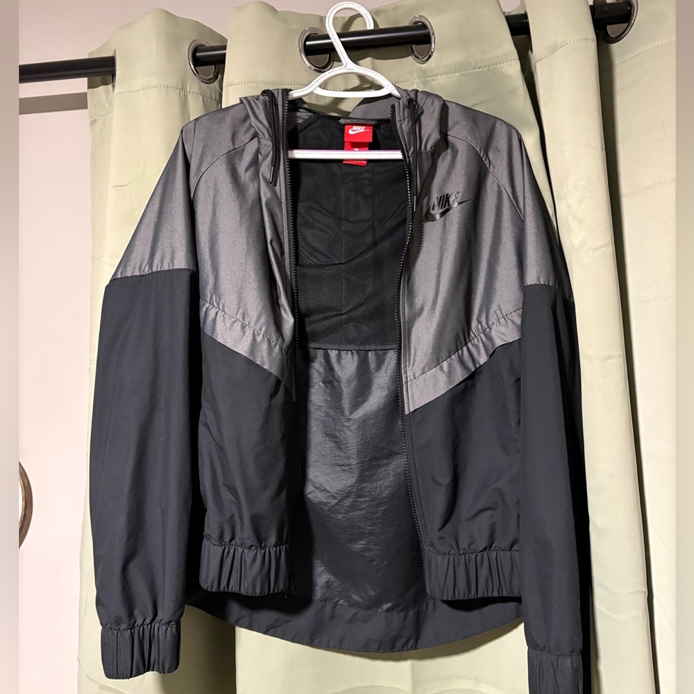 Nike Men's Black and Silver Windbreaker